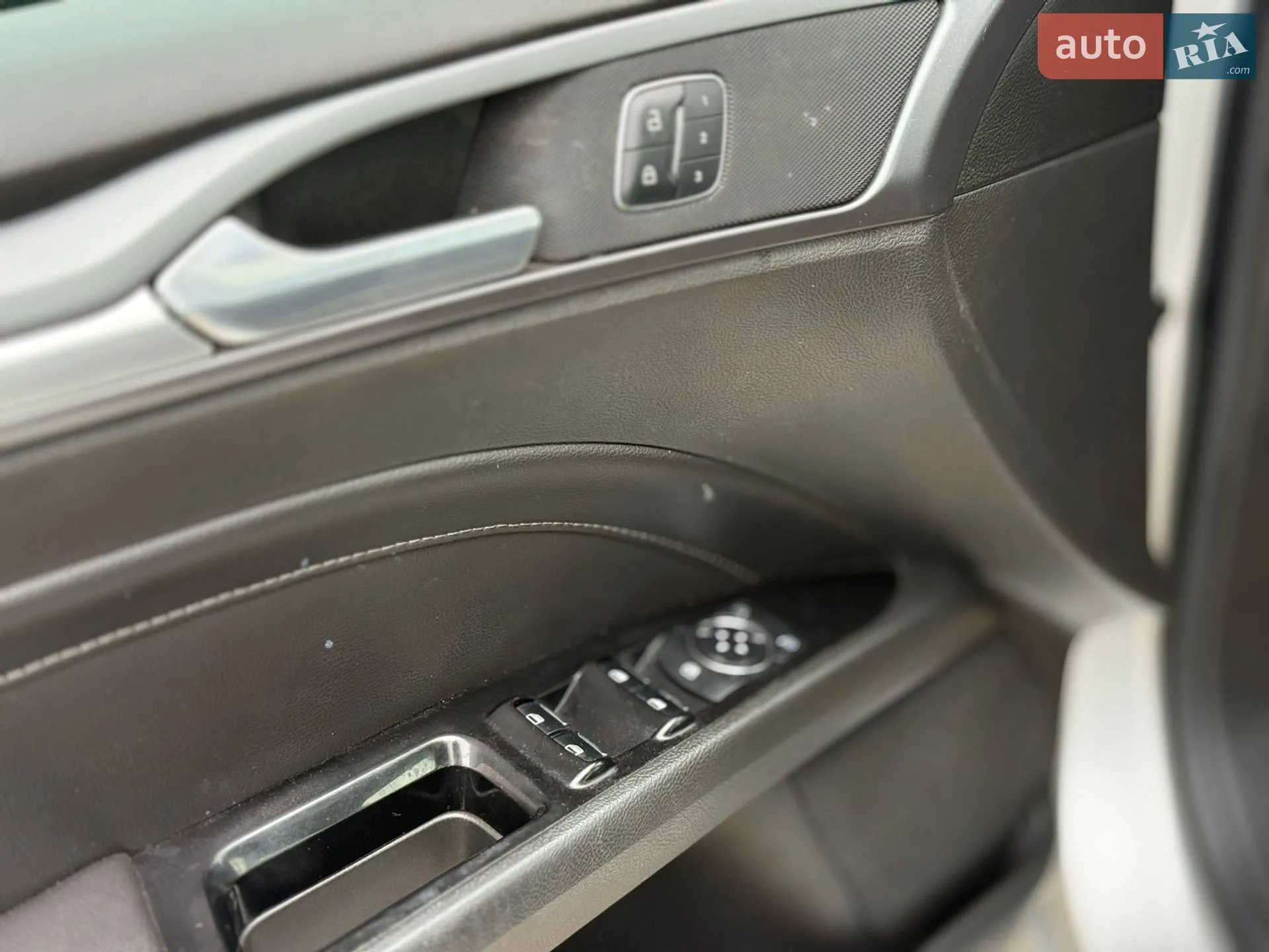 2013 Ford Fusion - мініатюра 16