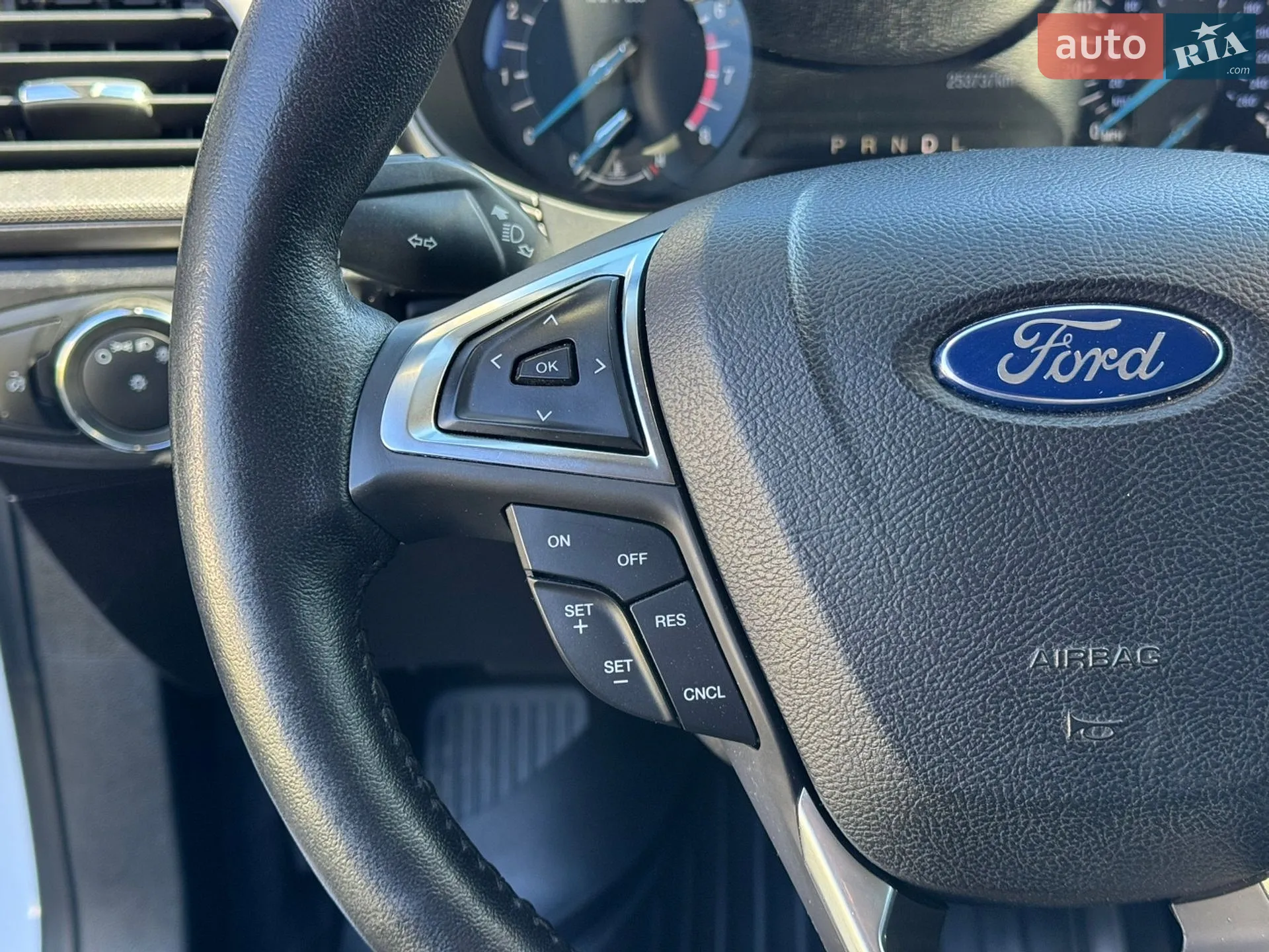 2017 Ford Fusion - мініатюра 28