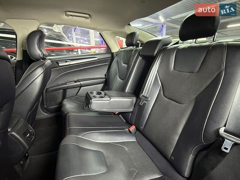Седан Ford Fusion 2016 в Одесі