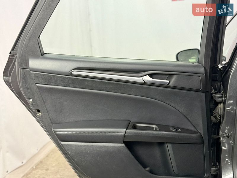 Седан Ford Fusion 2016 в Одесі