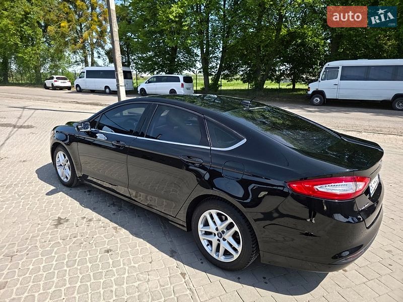 Седан Ford Fusion 2016 в Львові