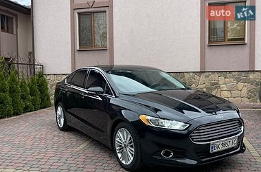 Седан Ford Fusion 2014 в Вараші