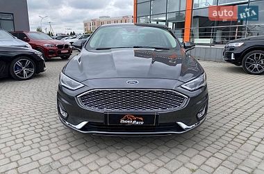 Седан Ford Fusion 2019 в Львове