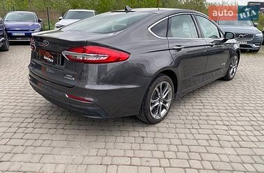 Седан Ford Fusion 2019 в Львове