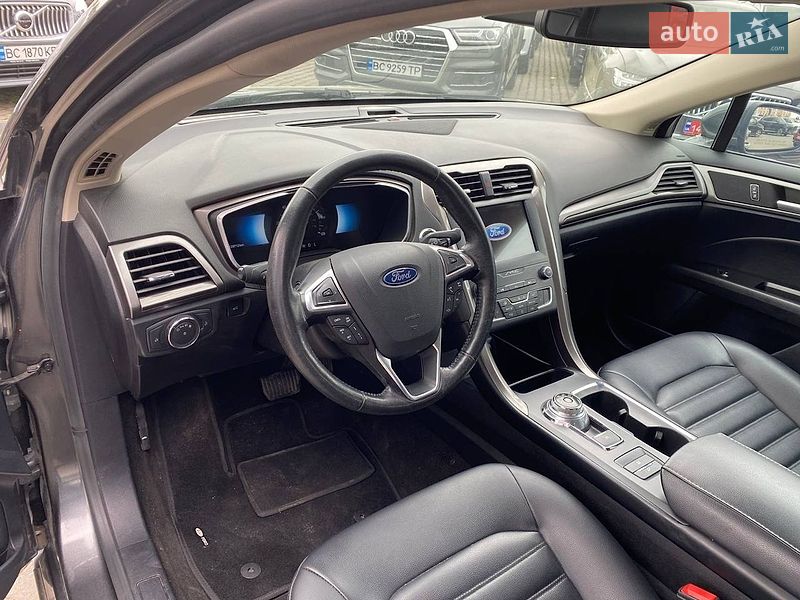Седан Ford Fusion 2019 в Львове