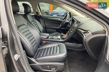 Седан Ford Fusion 2019 в Львове