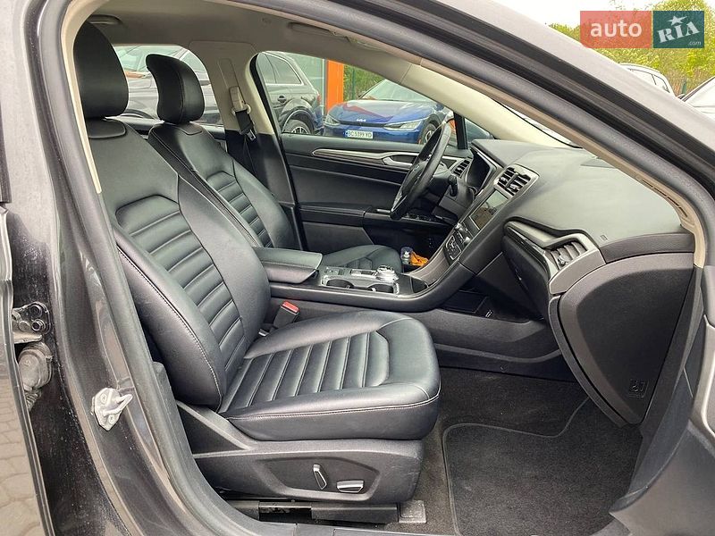 Седан Ford Fusion 2019 в Львове