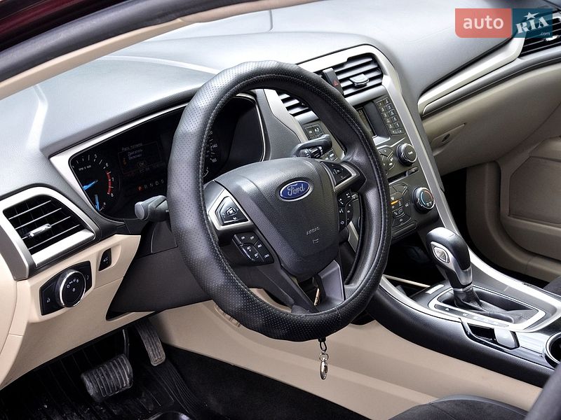 Седан Ford Fusion 2013 в Львове
