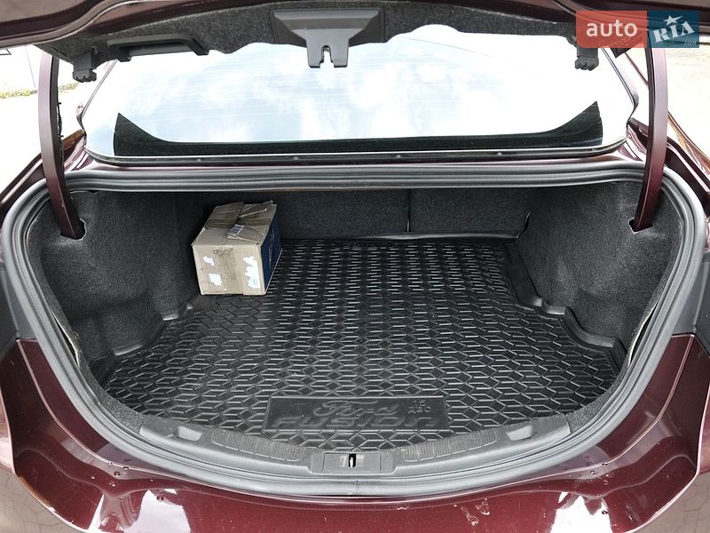 Седан Ford Fusion 2013 в Львове