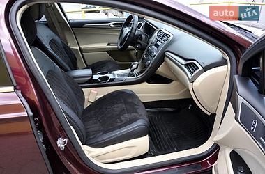 Седан Ford Fusion 2013 в Львове