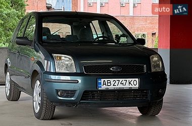 Хэтчбек Ford Fusion 2004 в Киеве
