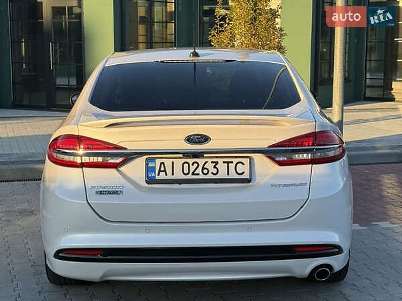Седан Ford Fusion 2018 в Львове
