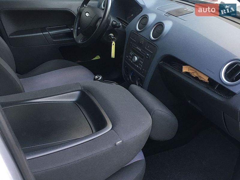 Хэтчбек Ford Fusion 2009 в Черновцах