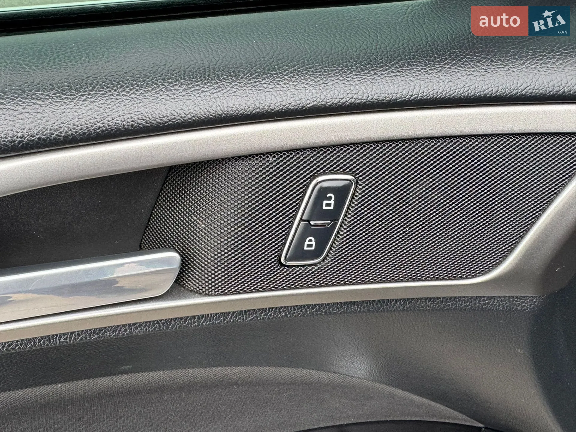 2017 Ford Fusion - мініатюра 18