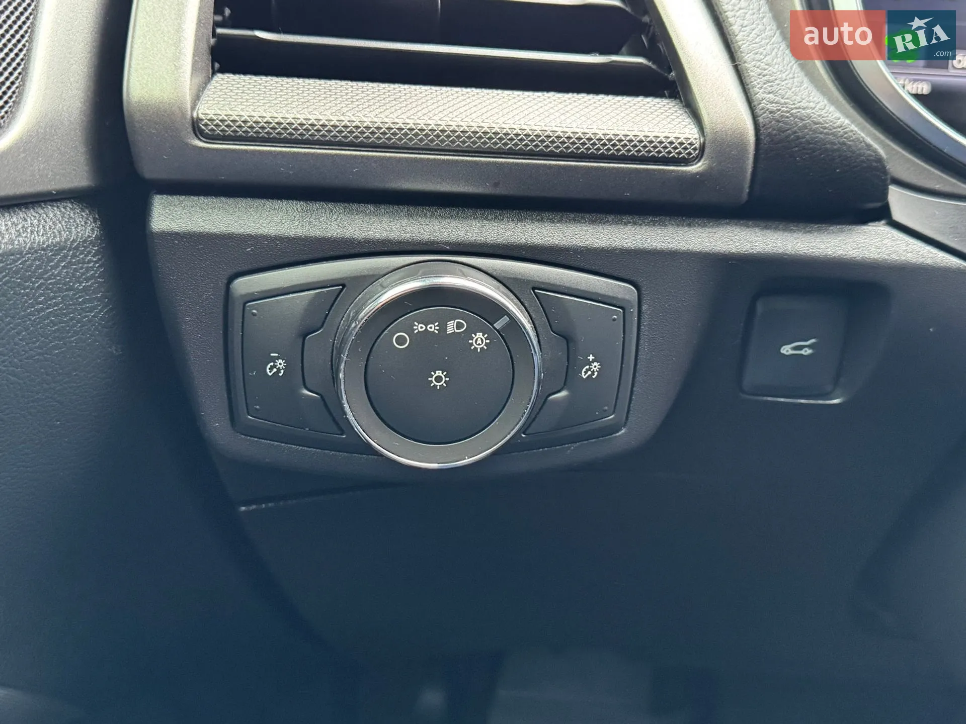 2017 Ford Fusion - мініатюра 27