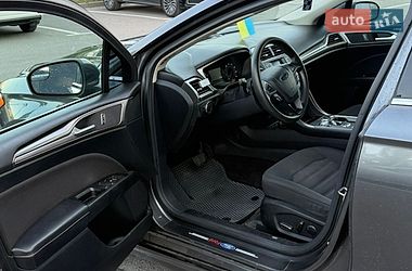 Седан Ford Fusion 2016 в Вышгороде