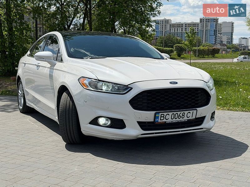 Седан Ford Fusion 2015 в Львове