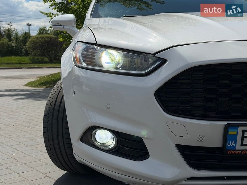 Седан Ford Fusion 2015 в Львове