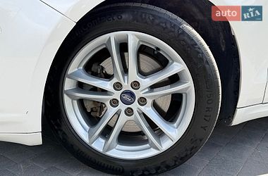 Седан Ford Fusion 2015 в Львове