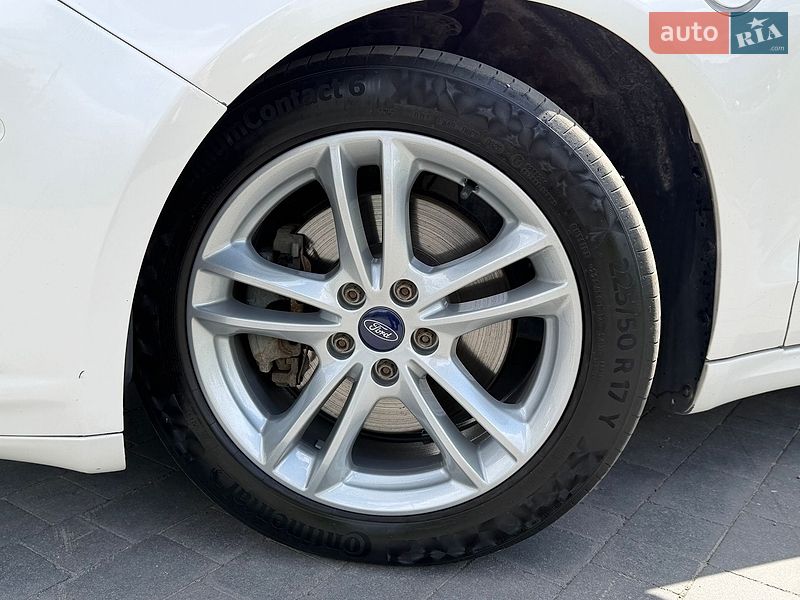 Седан Ford Fusion 2015 в Львове