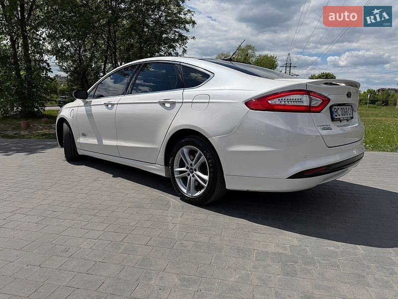 Седан Ford Fusion 2015 в Львове