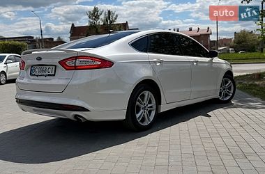 Седан Ford Fusion 2015 в Львове