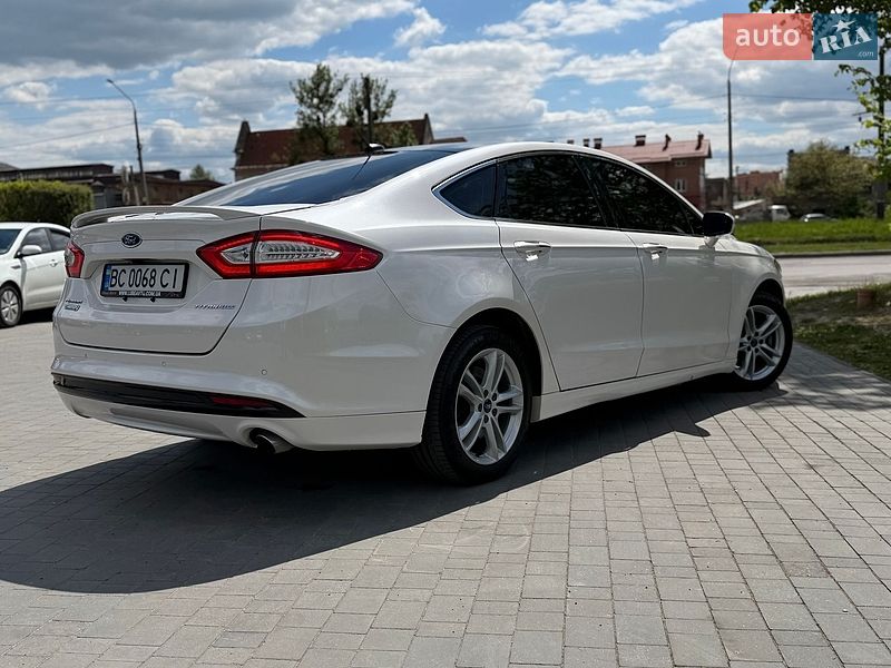Седан Ford Fusion 2015 в Львове