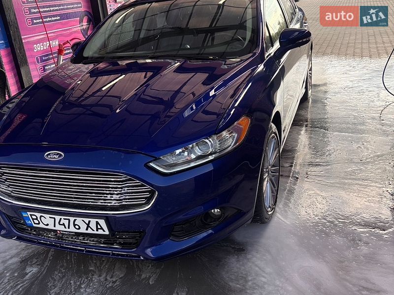 Седан Ford Fusion 2015 в Львове