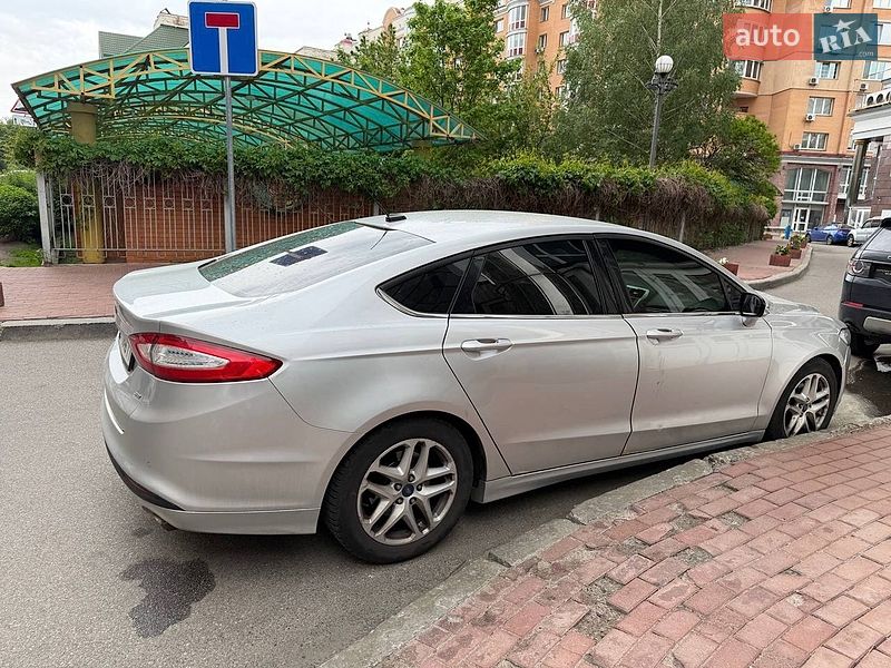 Седан Ford Fusion 2015 в Києві