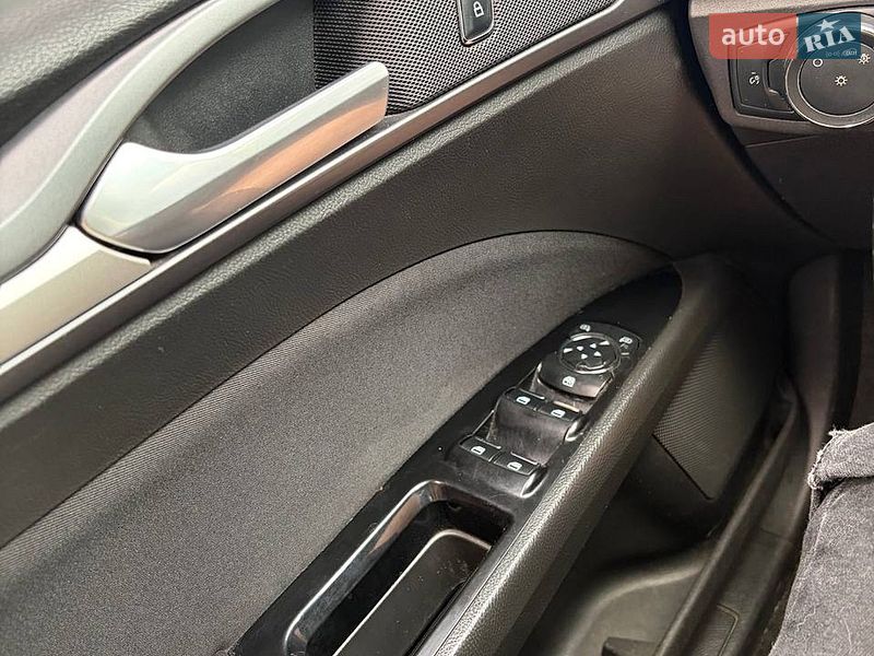 Седан Ford Fusion 2015 в Києві