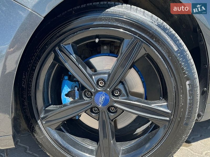 Седан Ford Fusion 2015 в Буську