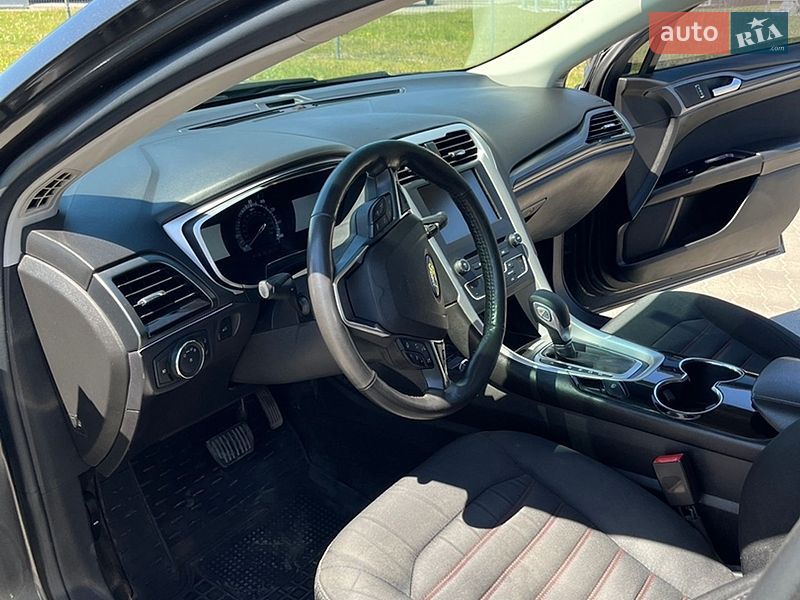 Седан Ford Fusion 2015 в Буську
