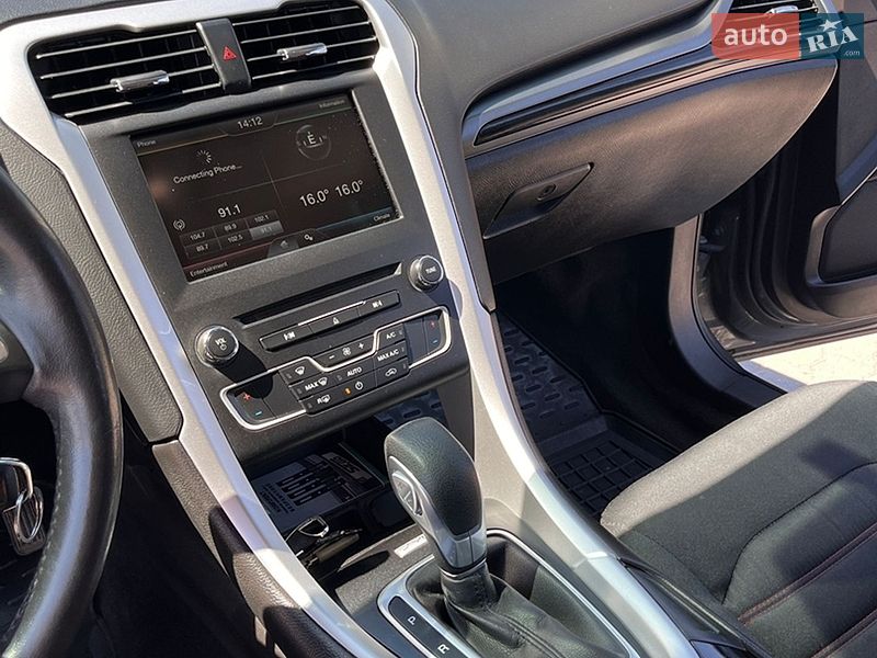 Седан Ford Fusion 2015 в Буську