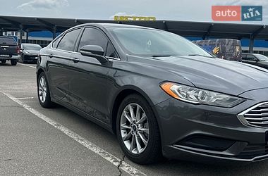 Седан Ford Fusion 2017 в Умані