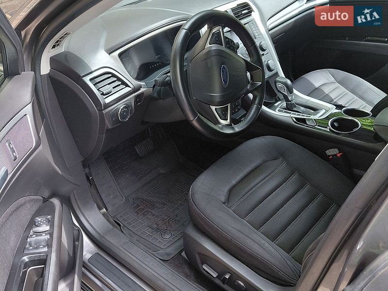 Седан Ford Fusion 2013 в Кривом Роге