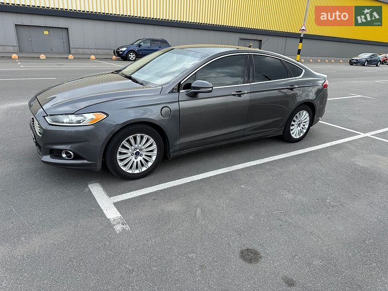 Седан Ford Fusion 2015 в Киеве