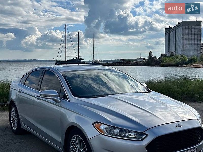 Седан Ford Fusion 2014 в Рені