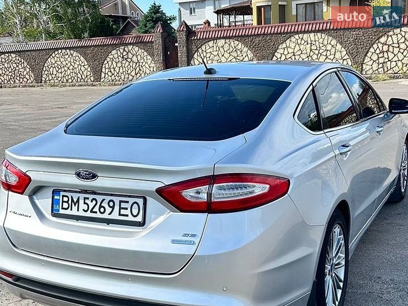 Седан Ford Fusion 2014 в Рені
