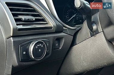 Седан Ford Fusion 2014 в Рені