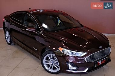 Седан Ford Fusion 2019 в Одесі