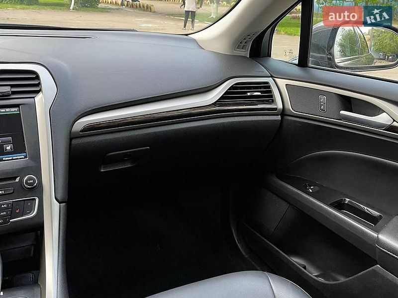 Седан Ford Fusion 2013 в Одесі
