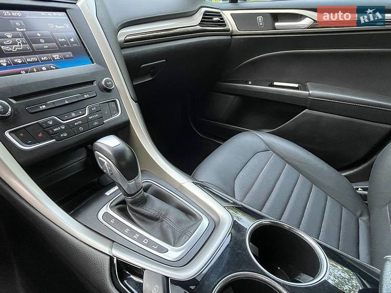 Седан Ford Fusion 2013 в Одесі