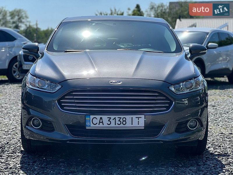 Седан Ford Fusion 2015 в Умани