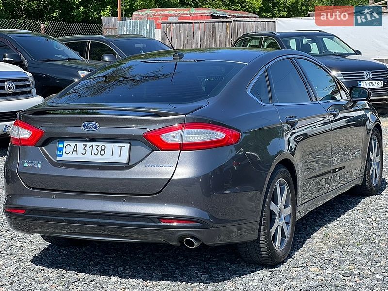 Седан Ford Fusion 2015 в Умани