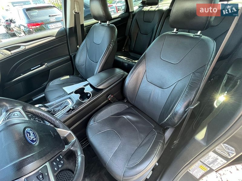 Седан Ford Fusion 2015 в Умани
