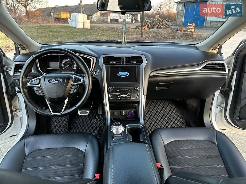 Седан Ford Fusion 2016 в Снятині