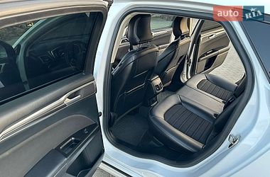 Седан Ford Fusion 2016 в Снятині