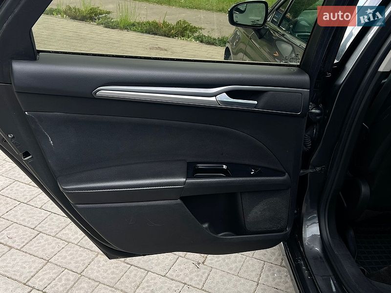 Седан Ford Fusion 2016 в Львове