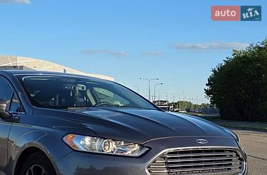 Седан Ford Fusion 2014 в Львові
