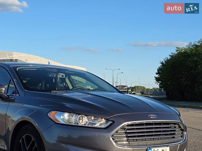 Седан Ford Fusion 2014 в Львові